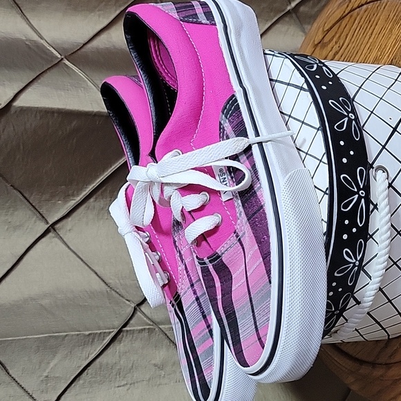 EUC- Vans ‘Authentic’ Plaid Accent Canvas Sneakers - Picture 4 of 9